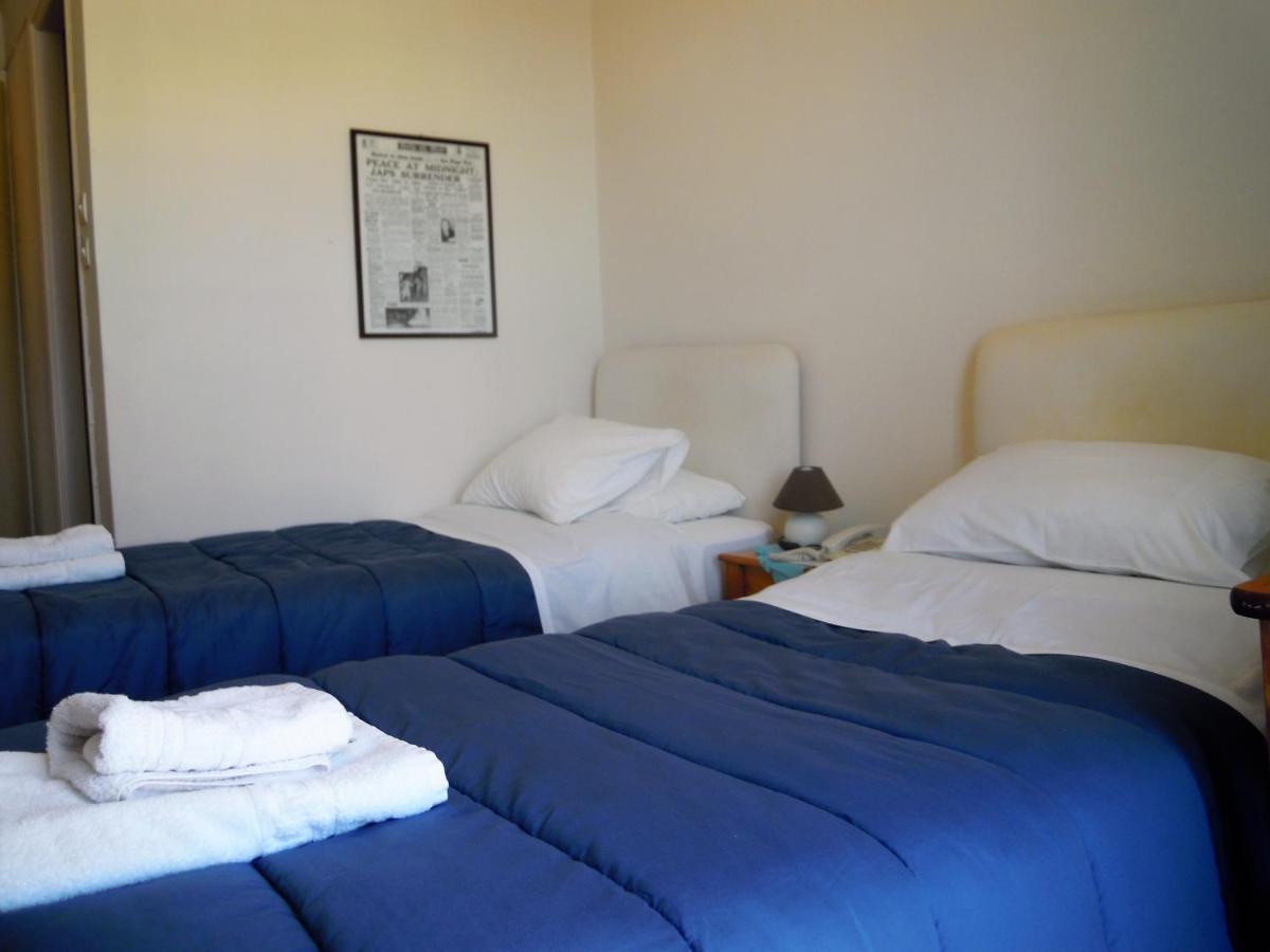 Blue Dolphin Hotell Batsíon Exteriör bild