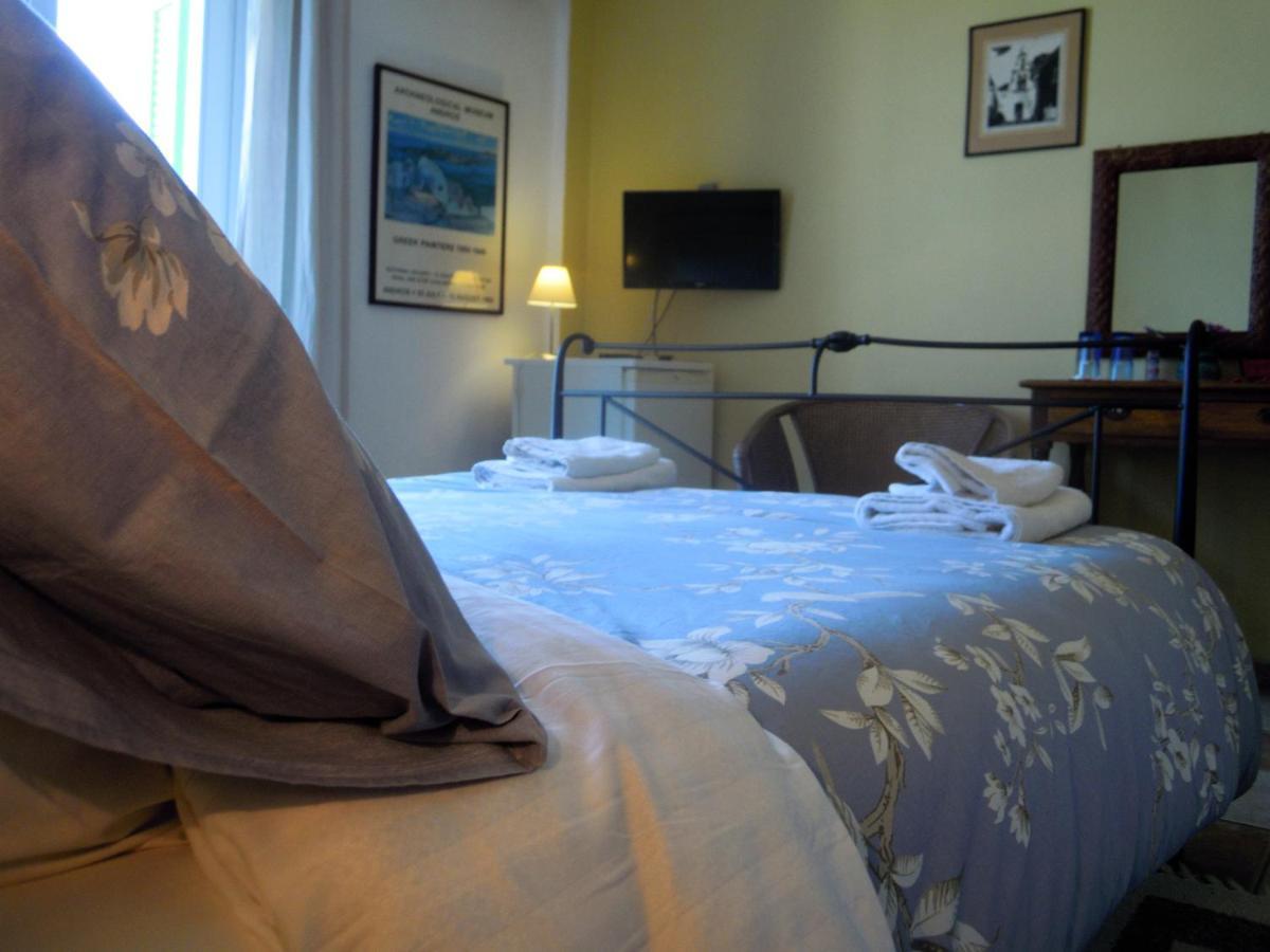 Blue Dolphin Hotell Batsíon Exteriör bild