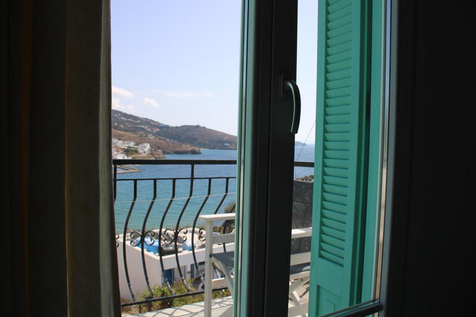 Blue Dolphin Hotell Batsíon Exteriör bild